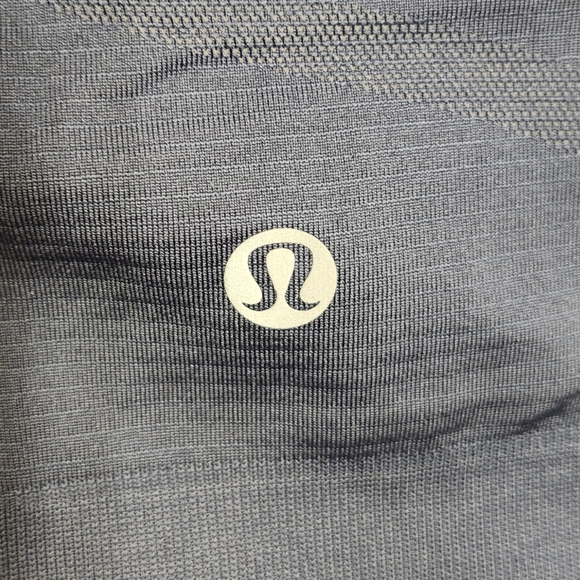 Lululemon Swiftly Relaxed Half Zip. Colour is Water Drop / Vapor. Size 12 - Picture 10 of 10